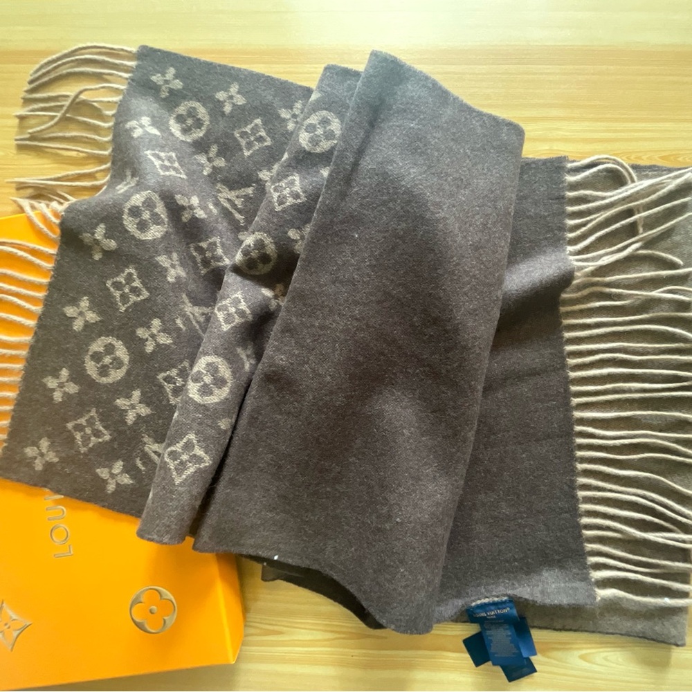 Louis Vuitton Brown Wool Scarf